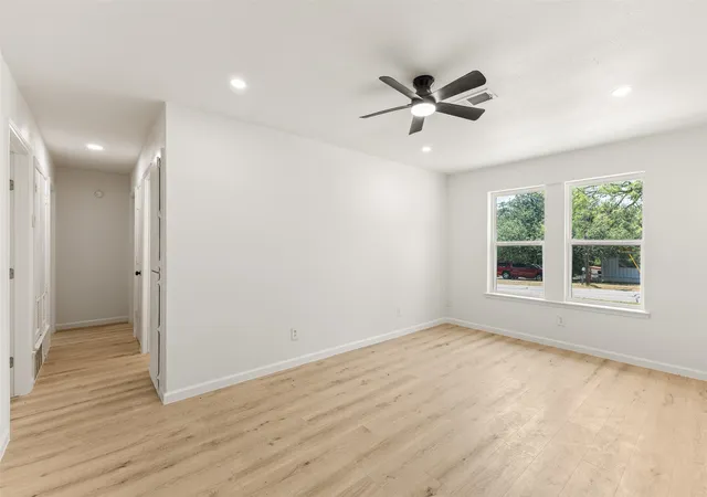 Photo 3 of Single family home for sale at 420 Dogwood St, Springtown, TX 76082 | MLS# 21349693 | Listing updated on 2026-10-07