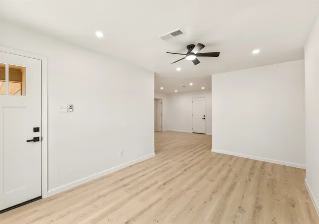 Photo 4 of Single family home for sale at 420 Dogwood St, Springtown, TX 76082 | MLS# 21349693 | Listing updated on 2026-10-07