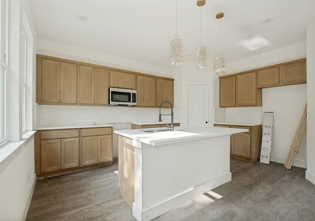 Photo 4 of Single family home for sale at 8916 Whitehall Ln, Dallas, TX 75232 | MLS# 21349759 | Listing updated on 2026-10-04