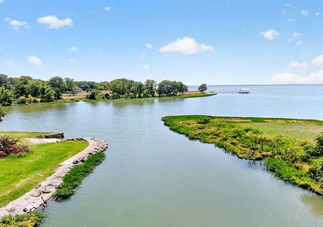 Photo 4 of Single family home for sale at 130 Blue Water, Point, TX 75472 | MLS# 21349603 | Listing updated on 2026-09-18