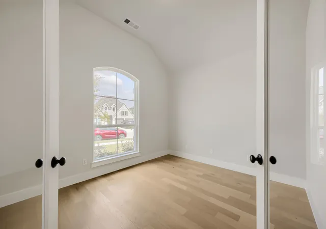 Photo 4 of Single family home for sale at 1281 White Pine Dr, Haslet, TX 76052 | MLS# 21349880 | Listing updated on 2026-09-30