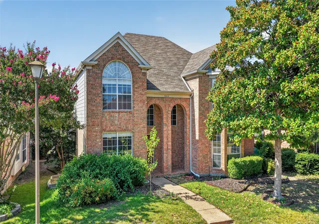 Photo 2 of Sale Pending at 9512 Preston Vineyard Dr, Frisco, TX 75035 | MLS# 21349943 | Listing updated on 2026-09-14