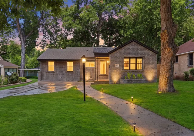 Photo 1 of Single family home for sale at 1426 Alaska Ave, Dallas, TX 75216 | MLS# 21347341 | Listing updated on 2026-09-08