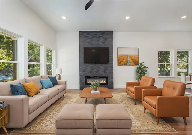 Photo 1 of Single family home for sale at 116 Oakwood Dr, Trinidad, TX 75163 | MLS# 21343428 | Listing updated on 2026-09-30
