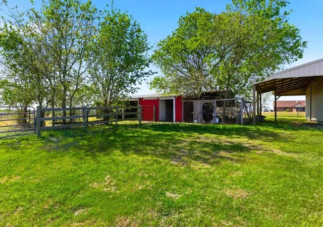 Photo 3 of House for sale at 3873 Lois Rd E, Sanger, TX 76266 | MLS# 21349002 | Listing updated on 2026-09-15