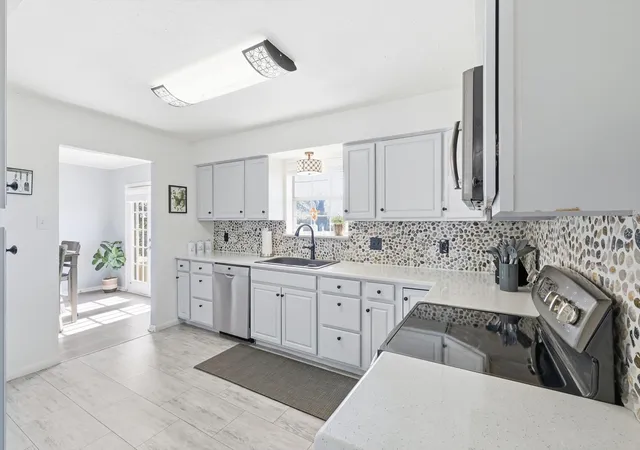 Photo 4 of House for sale at 3873 Lois Rd E, Sanger, TX 76266 | MLS# 21349002 | Listing updated on 2026-09-15
