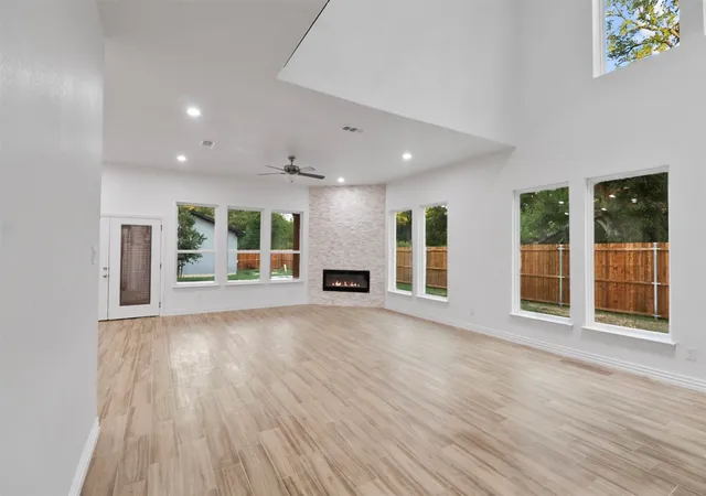 Photo 4 of Sale Pending at 4112 Balch Dr, Dallas, TX 75216 | MLS# 21344569 | Listing updated on 2026-09-29