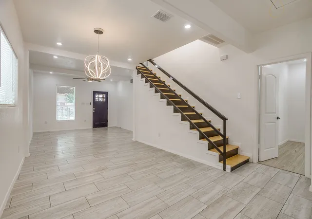 Photo 4 of Single family home for sale at 2214 Pearl Ave, Fort Worth, TX 76164 | MLS# 21345973 | Listing updated on 2026-09-14