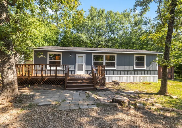 Photo 2 of Manufactured home for sale at 7108 Apache Cir, Mabank, TX 75156 | MLS# 21344532 | Listing updated on 2026-09-11