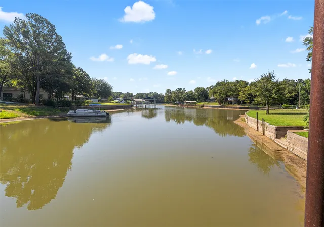 Photo 4 of Manufactured home for sale at 7108 Apache Cir, Mabank, TX 75156 | MLS# 21344532 | Listing updated on 2026-09-25