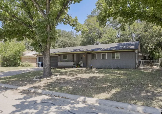 Photo 2 of Single family home for sale at 7028 Willis Ave, Fort Worth, TX 76116 | MLS# 21342952 | Listing updated on 2026-10-05