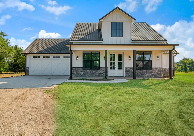 Photo 1 of Single family home for sale at 520 Pr 14901, Paris, TX 75462 | MLS# 21349336 | Listing updated on 2026-09-14