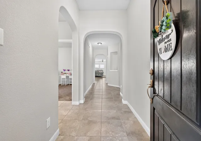 Photo 4 of Single family home for sale at 1328 Canary Ln, Argyle, TX 76226 | MLS# 21348442 | Listing updated on 2026-09-14