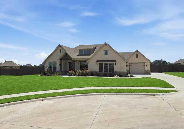 Photo 2 of Sale Pending at 101 Howling Ct, Godley, TX 76044 | MLS# 21349410 | Listing updated on 2026-09-10