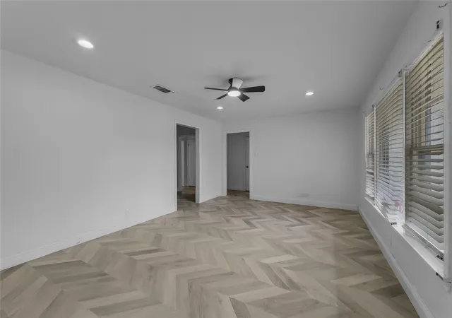 Photo 3 of Single family home for sale at 219 W Taylor St, Sherman, TX 75092 | MLS# 21350463 | Listing updated on 2026-09-10