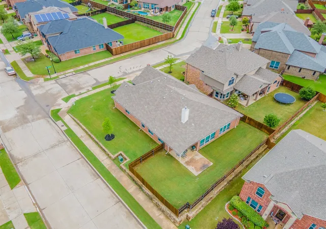 Photo 4 of Single family home for sale at 2294 Peaceful Pointe Dr, Little Elm, TX 75068 | MLS# 21345585 | Listing updated on 2026-09-08