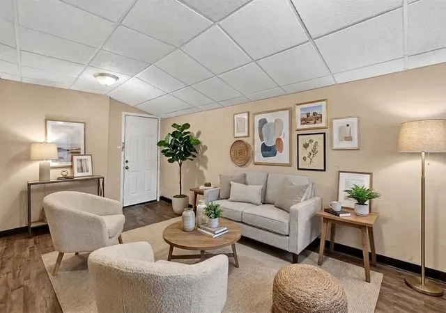 Photo 4 of Sale Pending at 1623 S Marsalis Ave, Dallas, TX 75216 | MLS# 21348720 | Listing updated on 2026-09-15
