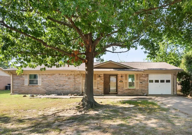 Photo 2 of Single family home for sale at 419 Carol Ave, Corsicana, TX 75110 | MLS# 21350501 | Listing updated on 2026-09-17