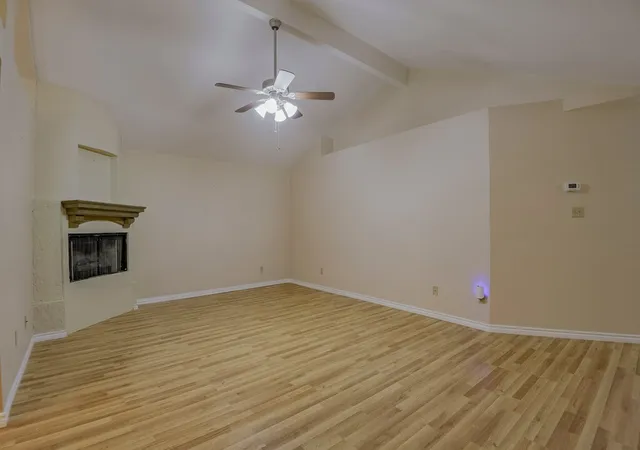 Photo 3 of Single family home for sale at 211 Faircrest Dr, Arlington, TX 76018 | MLS# 21347823 | Listing updated on 2026-09-13