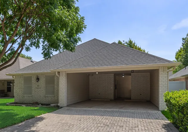 Photo 3 of Single family home for sale at 104 Enchanted Ct, Red Oak, TX 75154 | MLS# 21347878 | Listing updated on 2026-09-14