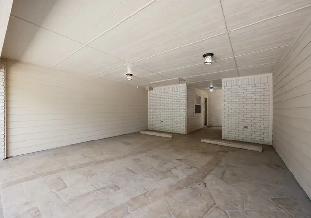 Photo 3 of Single family home for sale at 104 Enchanted Ct, Red Oak, TX 75154 | MLS# 21347878 | Listing updated on 2026-09-26