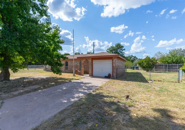 Photo 1 of Sale Pending at 1714 Locksley Ct, Clyde, TX 79510 | MLS# 21350854 | Listing updated on 2026-09-24