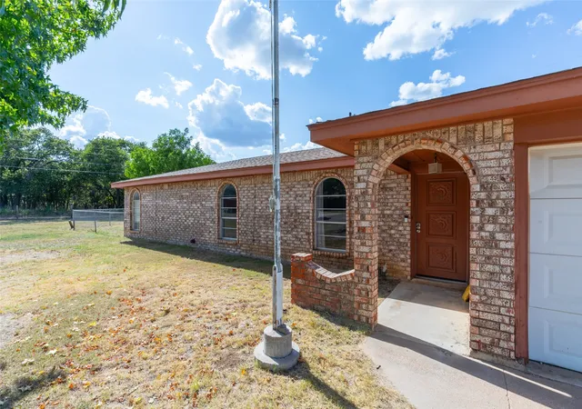 Photo 3 of Sale Pending at 1714 Locksley Ct, Clyde, TX 79510 | MLS# 21350854 | Listing updated on 2026-09-24