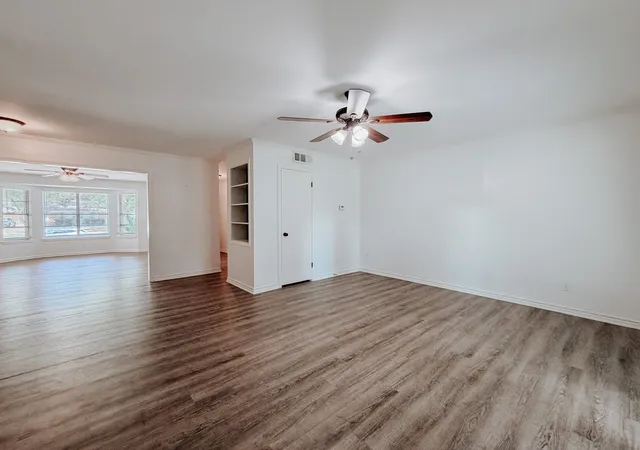 Photo 4 of Single family home for sale at 2002 Mimosa Dr, Corsicana, TX 75110 | MLS# 21350893 | Listing updated on 2026-09-11