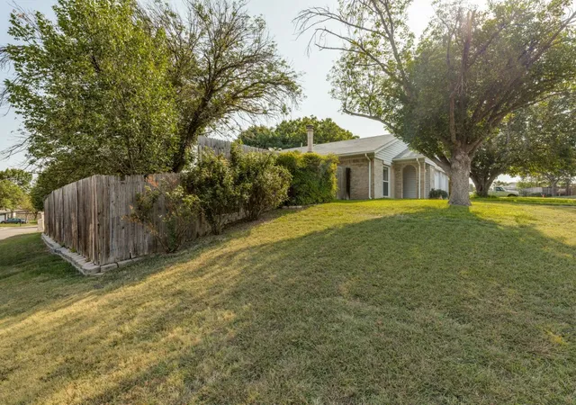 Photo 3 of Single family home for sale at 9960 Runnymeade Pl, Fort Worth, TX 76108 | MLS# 21350932 | Listing updated on 2026-09-14