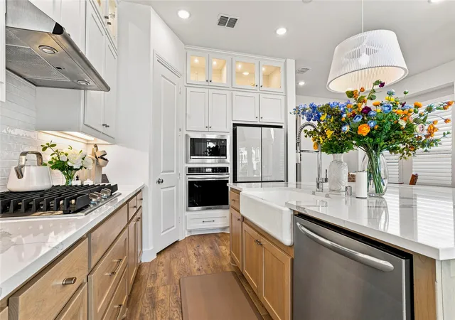 Photo 4 of Townhouse for sale at 413 Sugarmaple Ln, Mc Kinney, TX 75071 | MLS# 21342718 | Listing updated on 2026-09-21