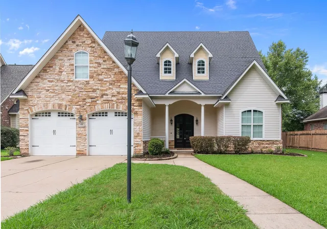 Single family home for sale at 609 Parlange Cir, Shreveport, LA 71115 | MLS# 21350979