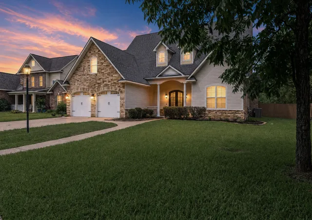 Photo 2 of Single family home for sale at 609 Parlange Cir, Shreveport, LA 71115 | MLS# 21350979 | Listing updated on 2026-09-12