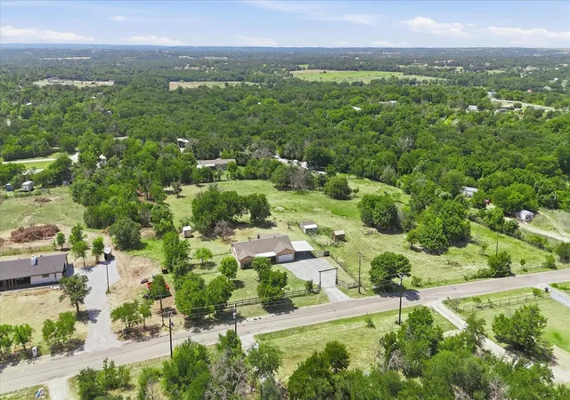 Photo 1 of Single family home for sale at 892 Highland Cir, Springtown, TX 76082 | MLS# 21335997 | Listing updated on 2026-09-10