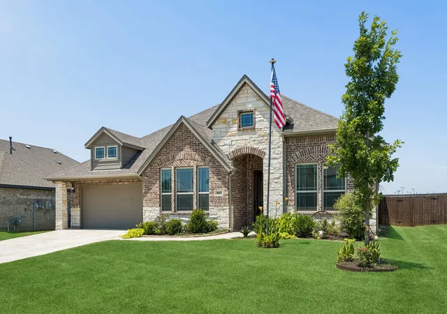 Photo 3 of Single family home for sale at 1005 Longbow Ln, Crowley, TX 76036 | MLS# 21350461 | Listing updated on 2026-09-08
