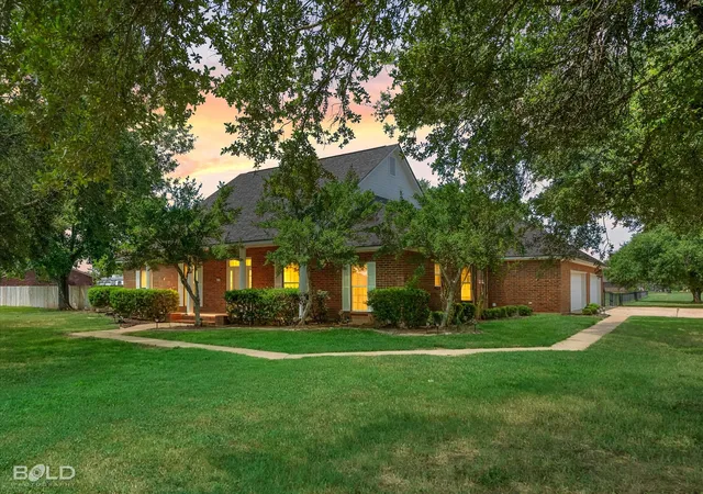 Photo 1 of Single family home for sale at 101 Dana Ln, Bossier City, LA 71111 | MLS# 21350246 | Listing updated on 2026-10-06