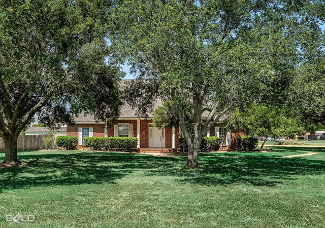 Photo 2 of Single family home for sale at 101 Dana Ln, Bossier City, LA 71111 | MLS# 21350246 | Listing updated on 2026-10-06