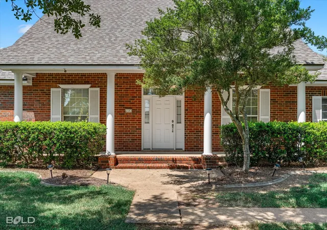 Photo 3 of Single family home for sale at 101 Dana Ln, Bossier City, LA 71111 | MLS# 21350246 | Listing updated on 2026-10-06