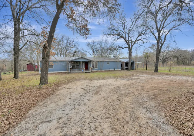 Photo 1 of Manufactured home for sale at 304 Hcr 1433, Covington, TX 76636 | MLS# 21348802 | Listing updated on 2026-09-10