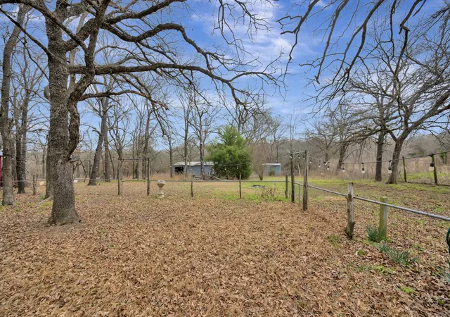 Photo 3 of Manufactured home for sale at 304 Hcr 1433, Covington, TX 76636 | MLS# 21348802 | Listing updated on 2026-09-10