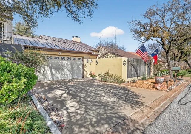Photo 3 of Single family home for sale at 7312 Durado Dr, Fort Worth, TX 76179 | MLS# 21349190 | Listing updated on 2026-09-15
