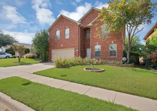 Photo 1 of Single family home for sale at 4833 Bridle Path Wy, Fort Worth, TX 76244 | MLS# 21351189 | Listing updated on 2026-09-11