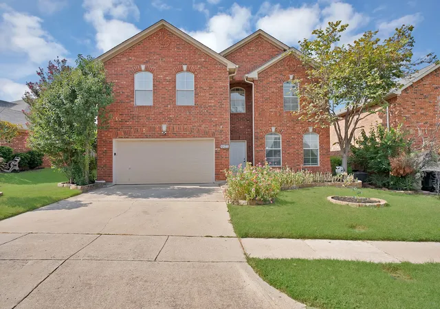 Photo 2 of Single family home for sale at 4833 Bridle Path Wy, Fort Worth, TX 76244 | MLS# 21351189 | Listing updated on 2026-09-11