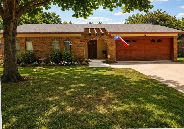 Photo 1 of Sale Pending at 731 Nw Wood St, Burleson, TX 76028 | MLS# 21350851 | Listing updated on 2026-09-22