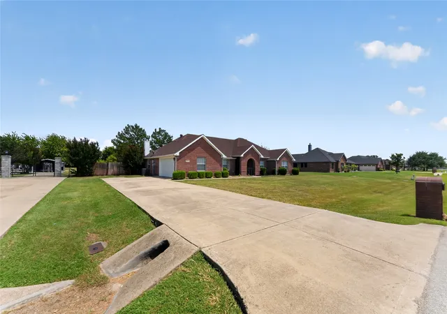 Photo 2 of Sale Pending at 10257 E Rancho Diego Ln, Crowley, TX 76036 | MLS# 21351397 | Listing updated on 2026-09-11
