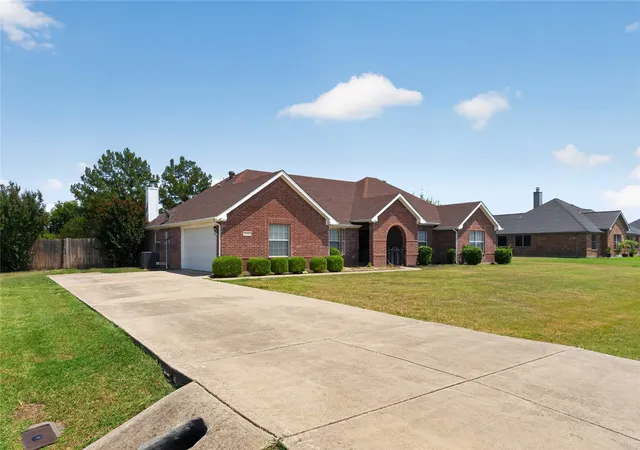 Photo 3 of Sale Pending at 10257 E Rancho Diego Ln, Crowley, TX 76036 | MLS# 21351397 | Listing updated on 2026-09-11