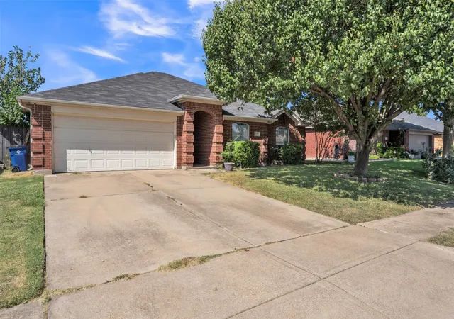 Photo 2 of Single family home for sale at 1017 Aaron Dr, Burleson, TX 76028 | MLS# 21347762 | Listing updated on 2026-10-06