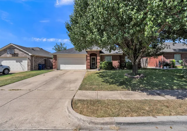 Photo 3 of Single family home for sale at 1017 Aaron Dr, Burleson, TX 76028 | MLS# 21347762 | Listing updated on 2026-10-06