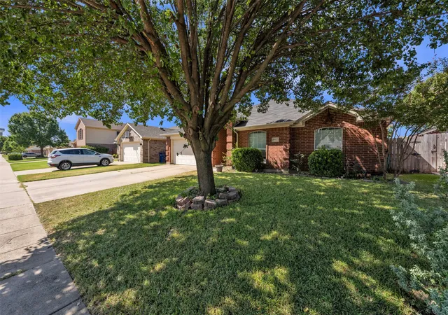 Photo 3 of Single family home for sale at 1017 Aaron Dr, Burleson, TX 76028 | MLS# 21347762 | Listing updated on 2026-10-06