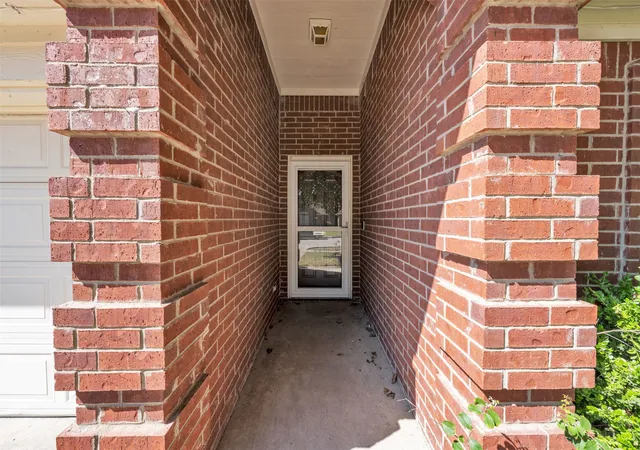 Photo 4 of Single family home for sale at 1017 Aaron Dr, Burleson, TX 76028 | MLS# 21347762 | Listing updated on 2026-10-06