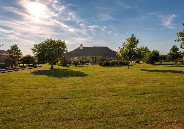 Photo 3 of Single family home for sale at 285 Partridge Dr, Rockwall, TX 75032 | MLS# 21350781 | Listing updated on 2026-10-04
